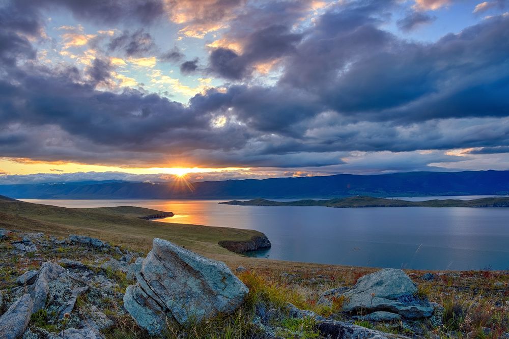 Остров Огой на закате