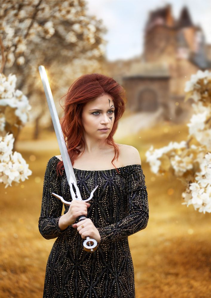 Дева в саду