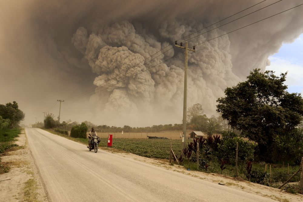 Eruption of sinabung volcano