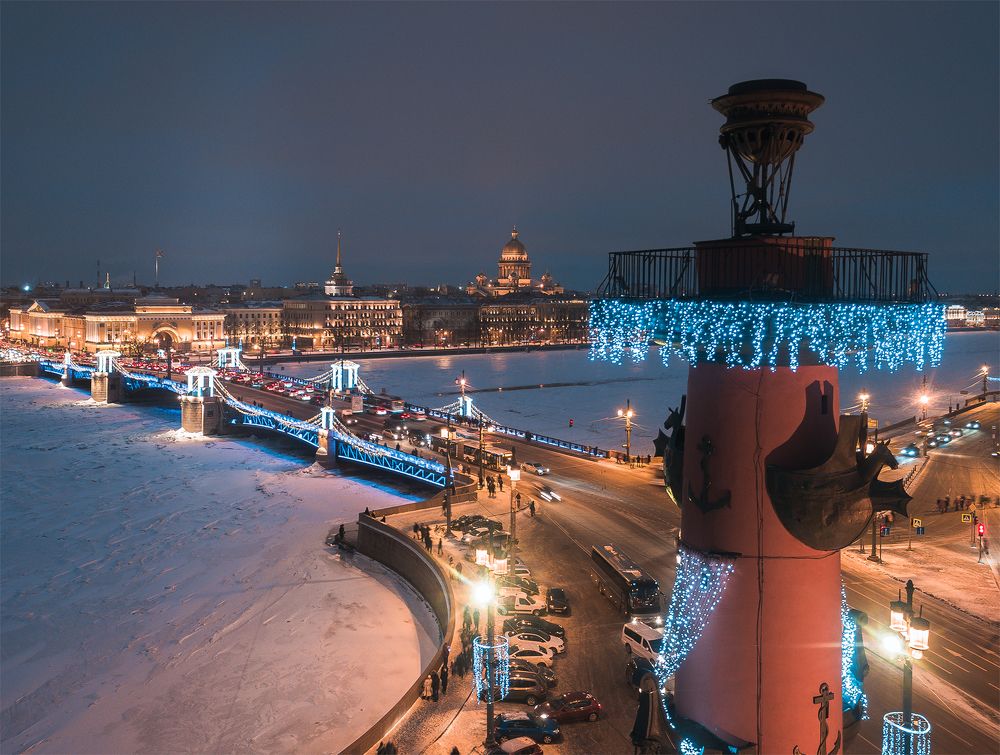 Ангелы Исаакиевского собора