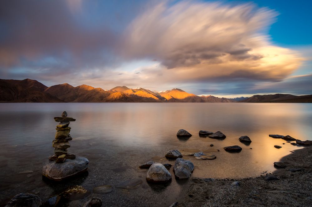 Solitary Balance Golden Emotions