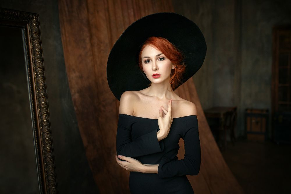 Девушка в шляпе