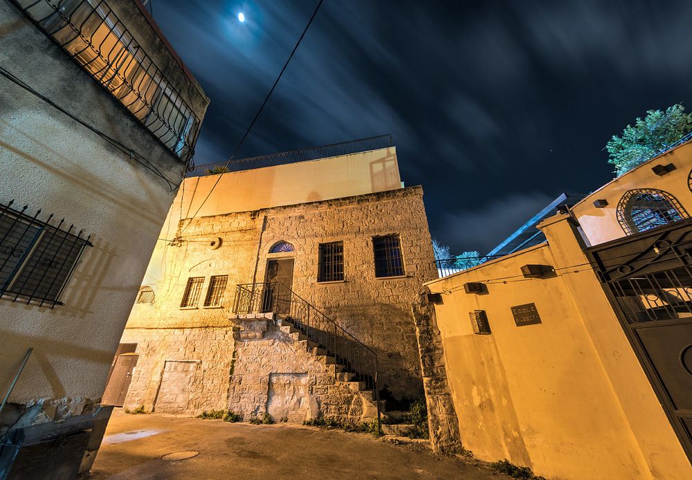 Полная луна в Назарете.