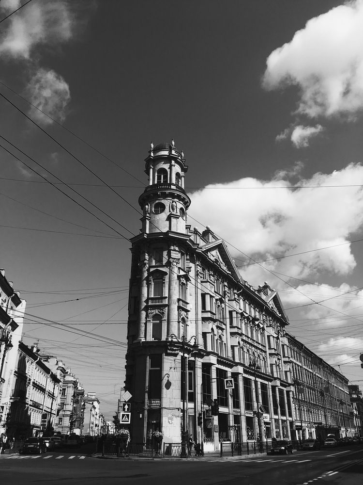 Building of 7 corners