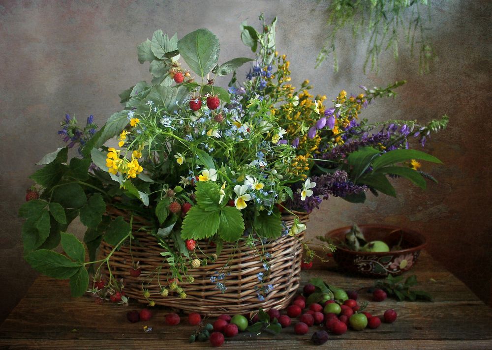 Прекрасной фиалки лесной аромат