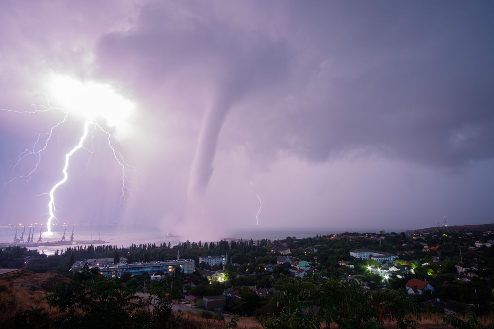 Смерч в г.Феодосия