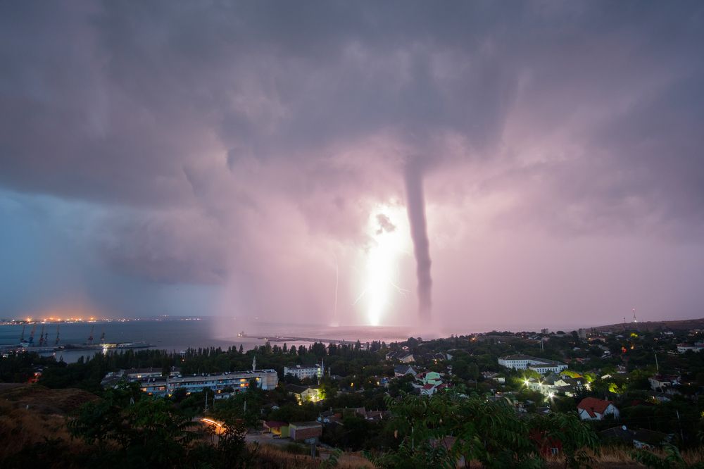 Смерч в г.Феодосия