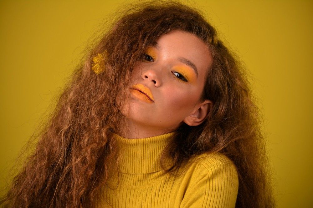 Студийный свет девочка портрет.