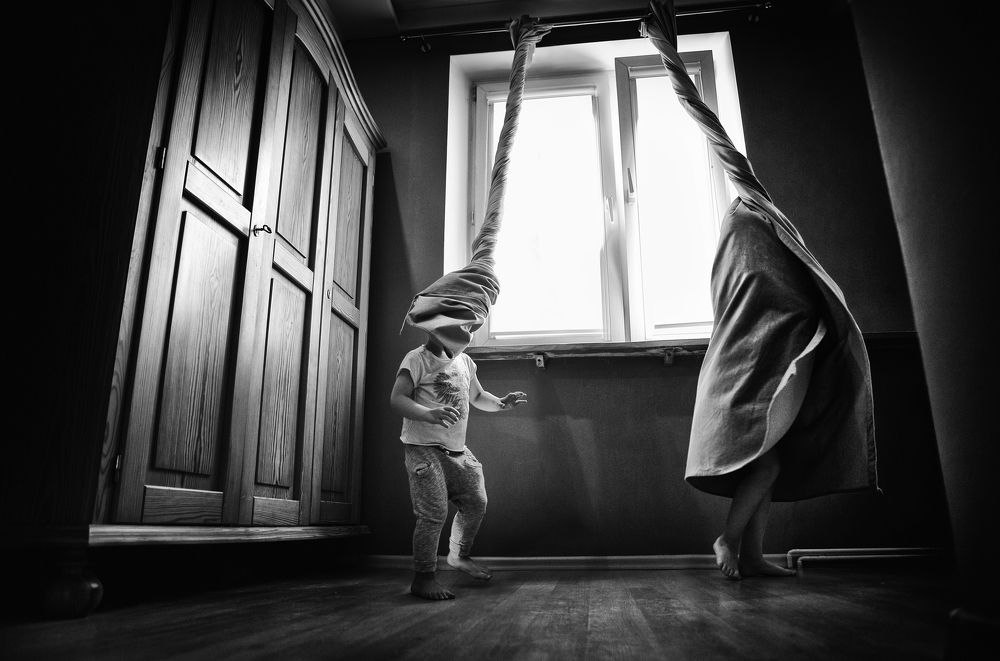 Dance with the curtains