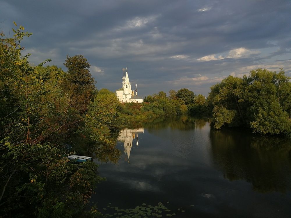 Суздаль. Перед грозой.
