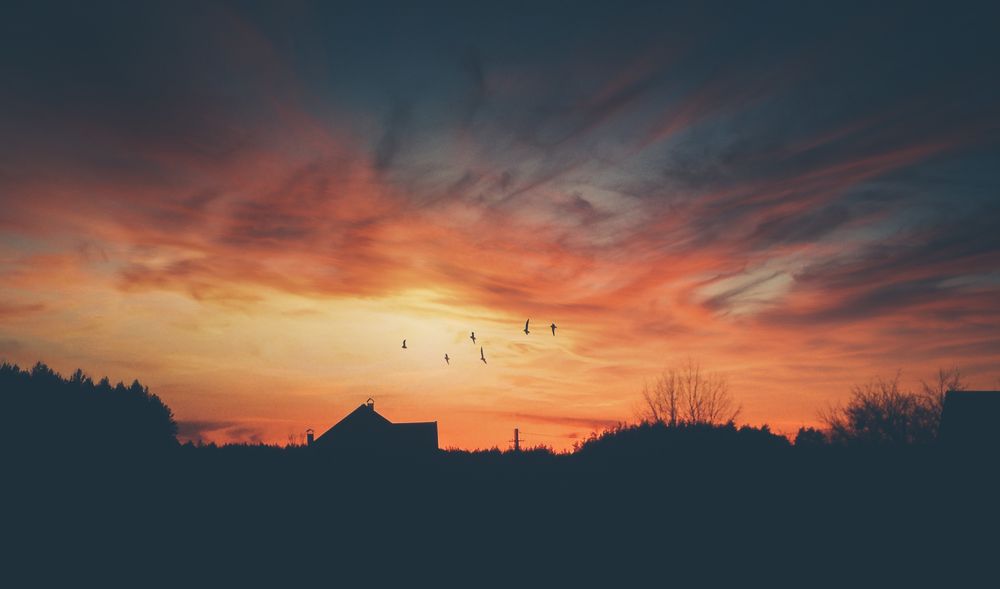 Feel the sun as it's slipping away