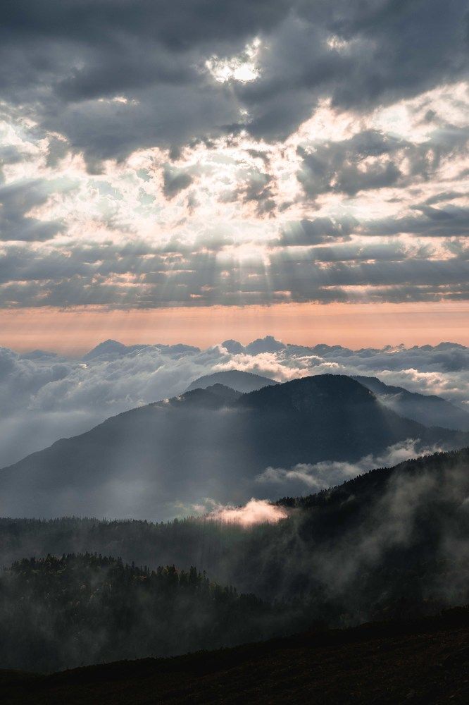 Закат на хребте Аибга