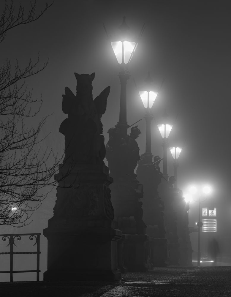 Berlin: Foggy Moltke-Bridge