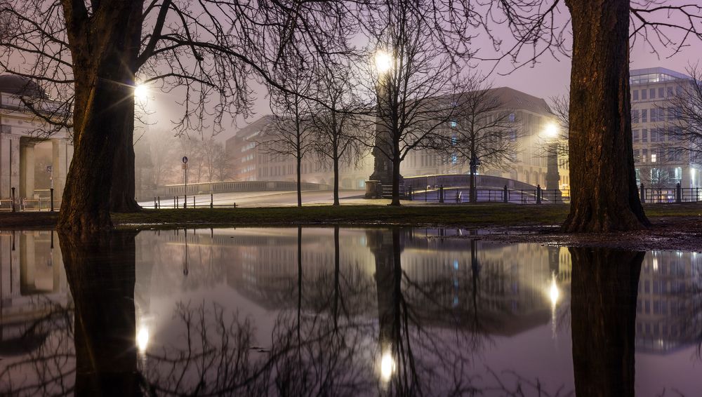 Berlin: Friedrichsbridge in a foggy night