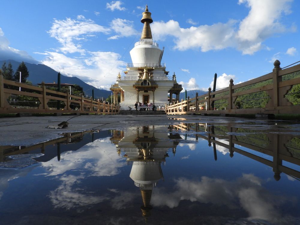 Thimphu memorial chorten and its beautiful reflection