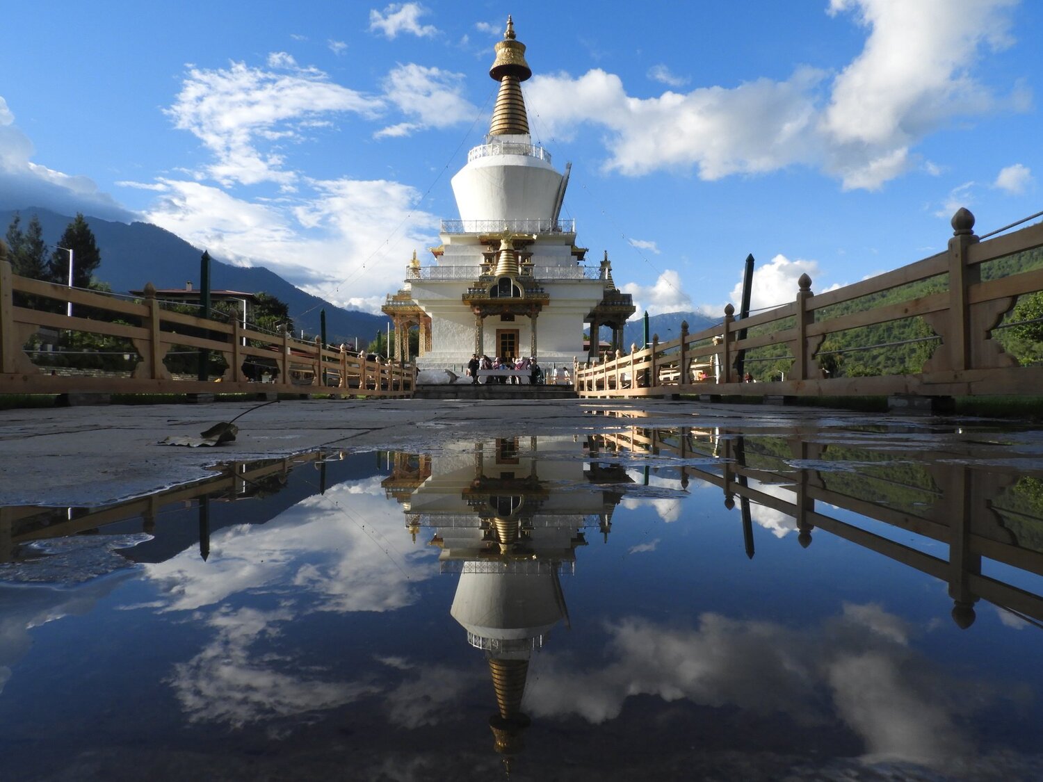 Thimphu memorial chorten and its beautiful reflection