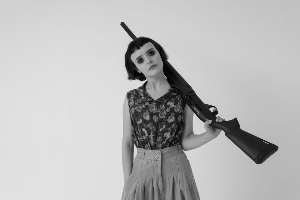 Девочка с ружьем