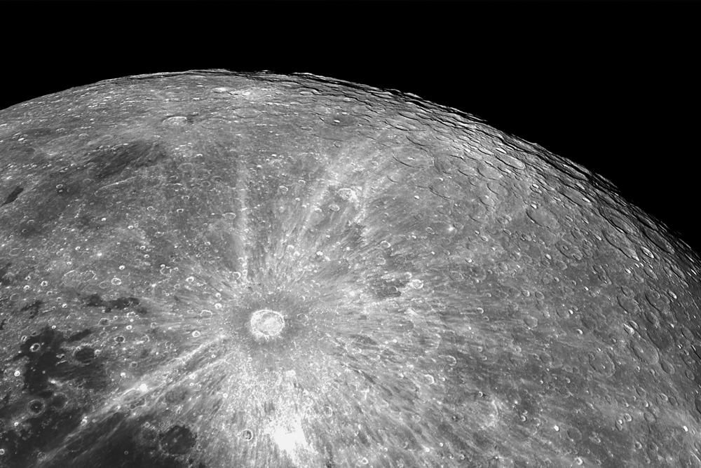 Moon at its perigee, Tycho Close-up