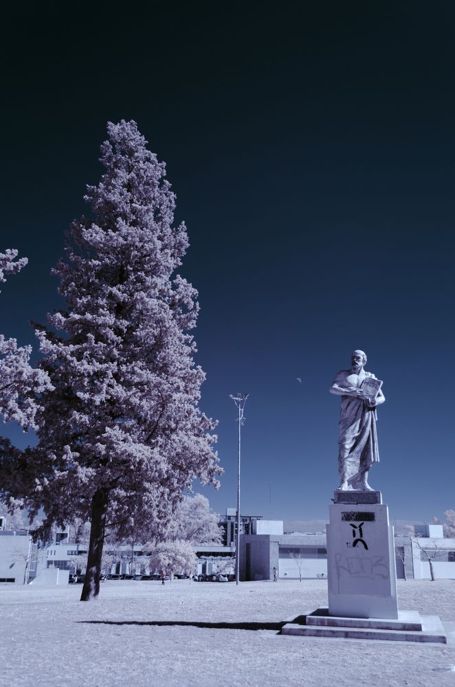 Moon and Archimedes in IR at National University of Córdoba, Argentina