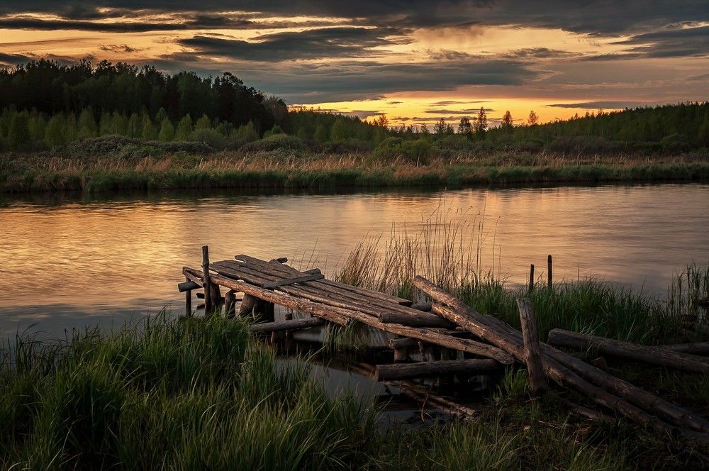 День уходит, ночь идет...