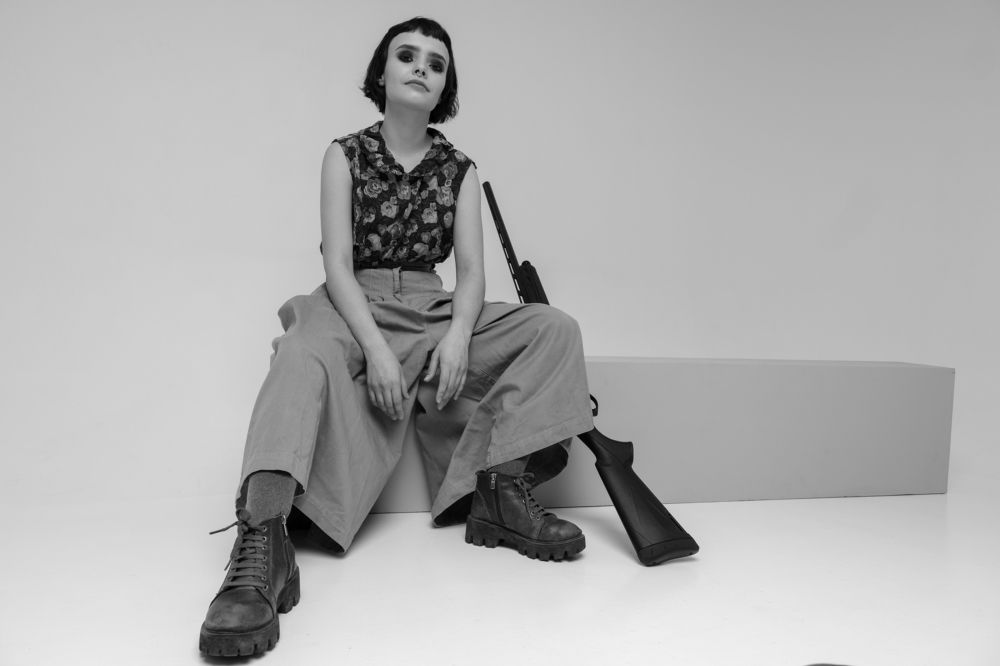 Девочка с ружьем