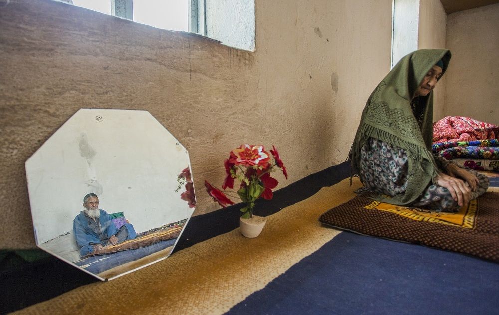 "Зазеркалье"