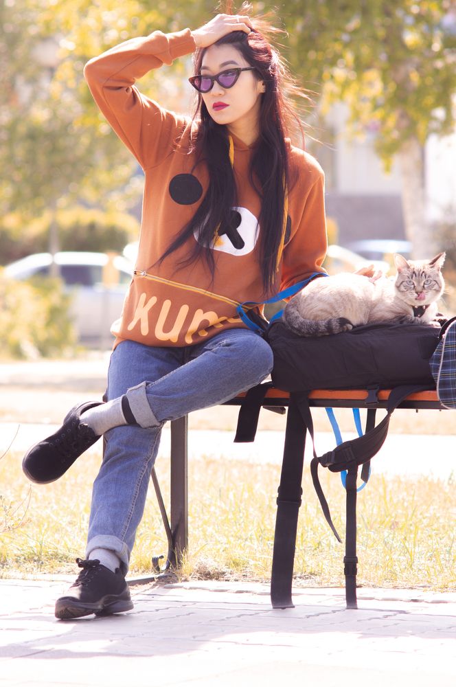 Прогулка с котом.