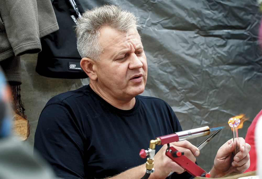 Стекольных дел Мастер