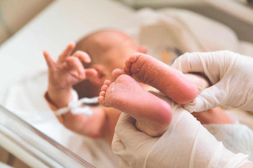 Выписка новорожденного