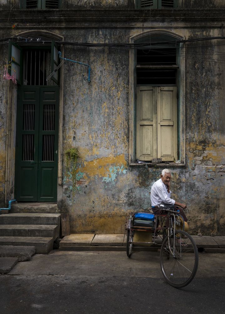Man on the trishaw of Yangon