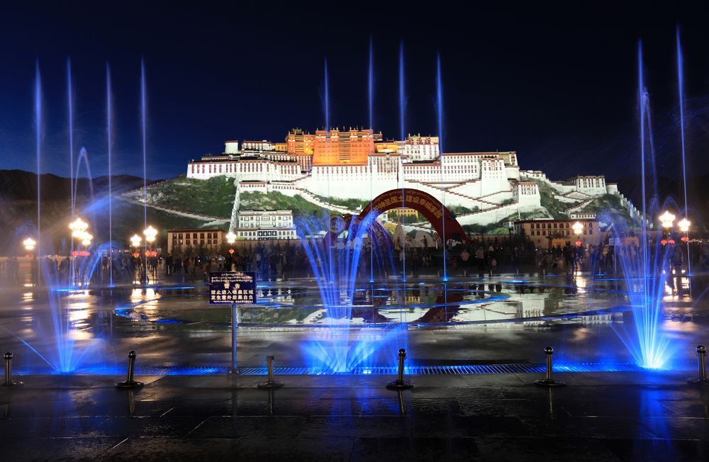 Дворец Потала вечером