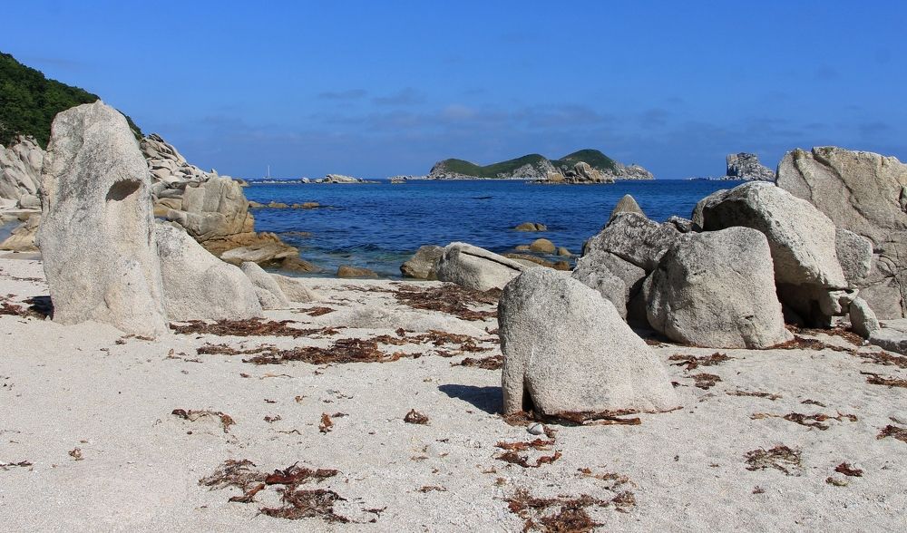 каменные стражи бухты