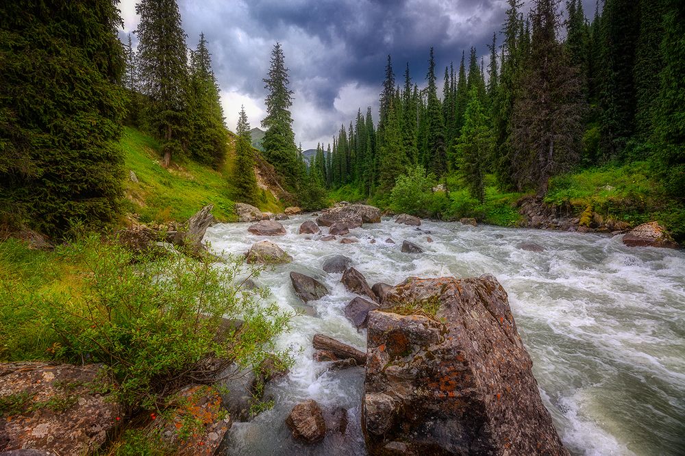 Пасмурный вечер.