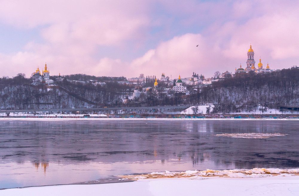 Святые холмы зимнею порою