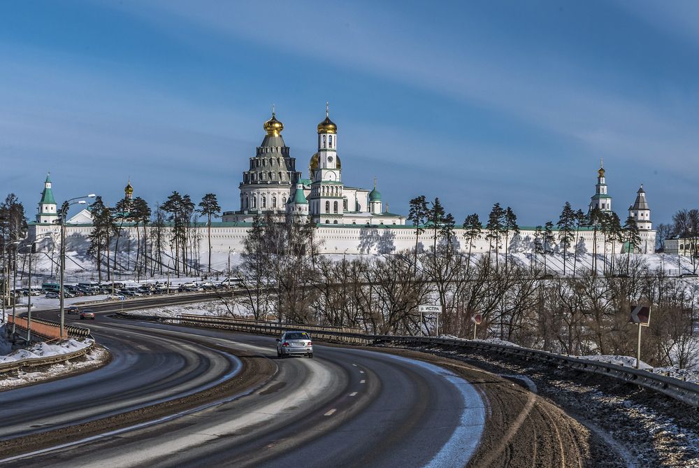 В лучах утреннего морозного солнца