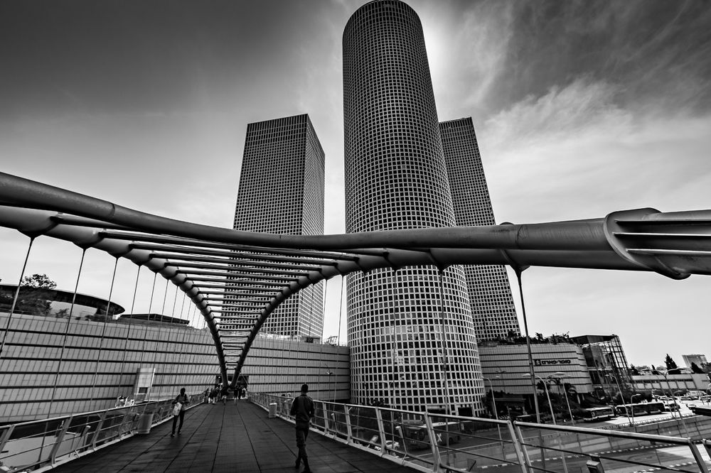 центр Азриэли