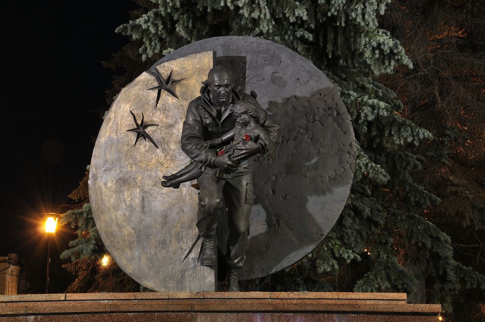 Памятник Дмитрию Разумовскому