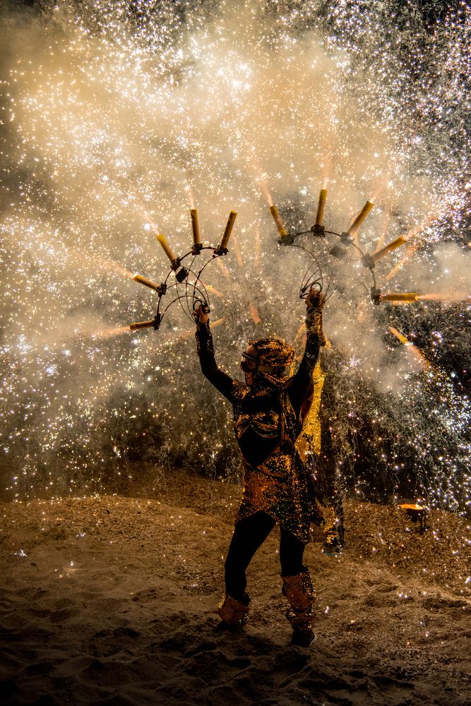 Ночные искры