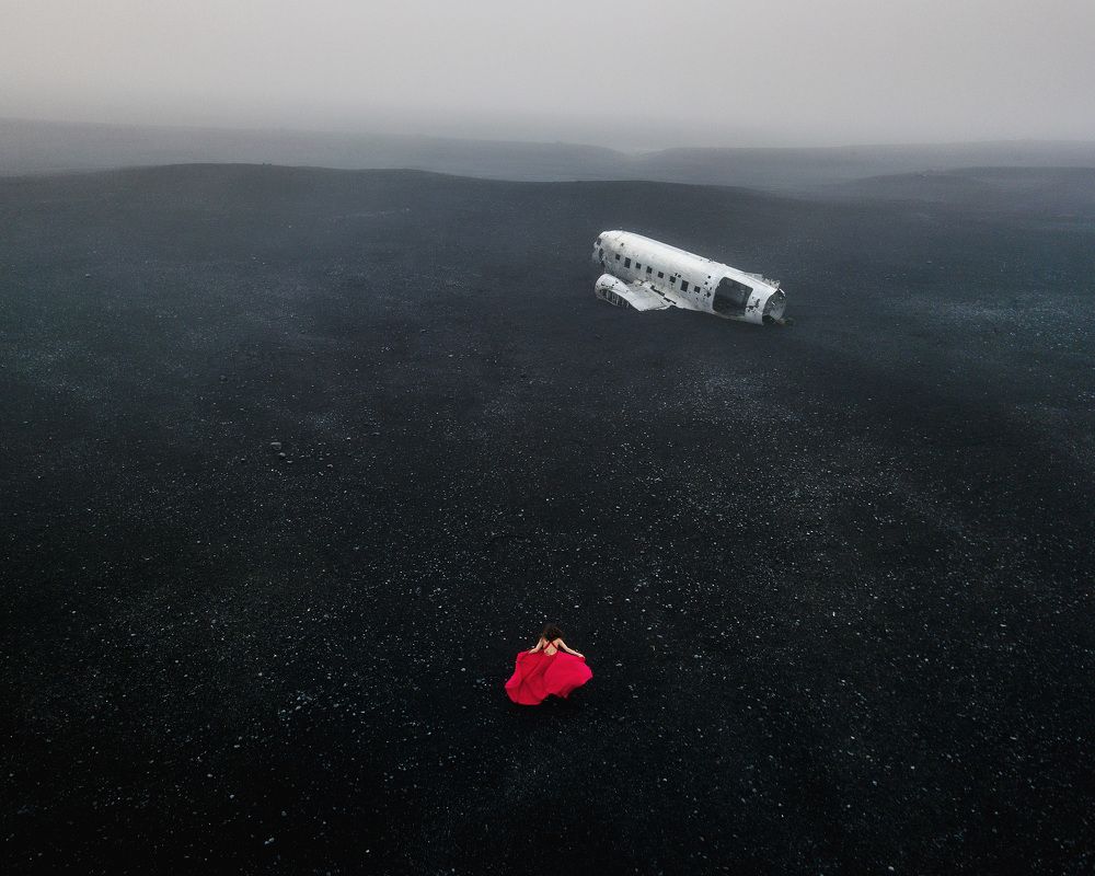 Красное на черном