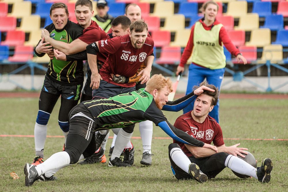 / Решающая борьба за мяч /