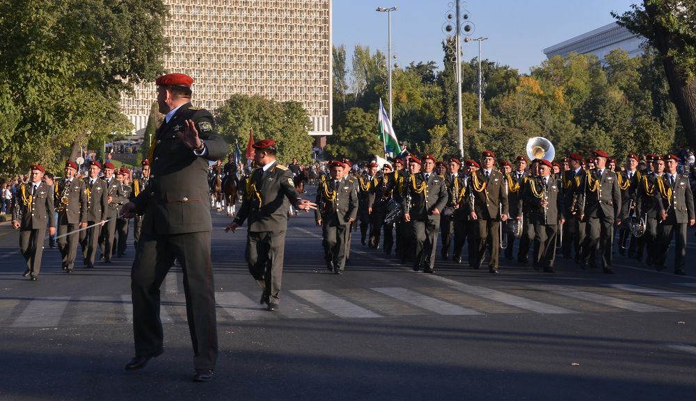 Парад военного оркестра (Parade of the military orchestra)