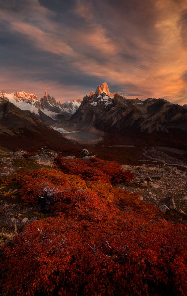 Край, где вершины зажигают на рассвете