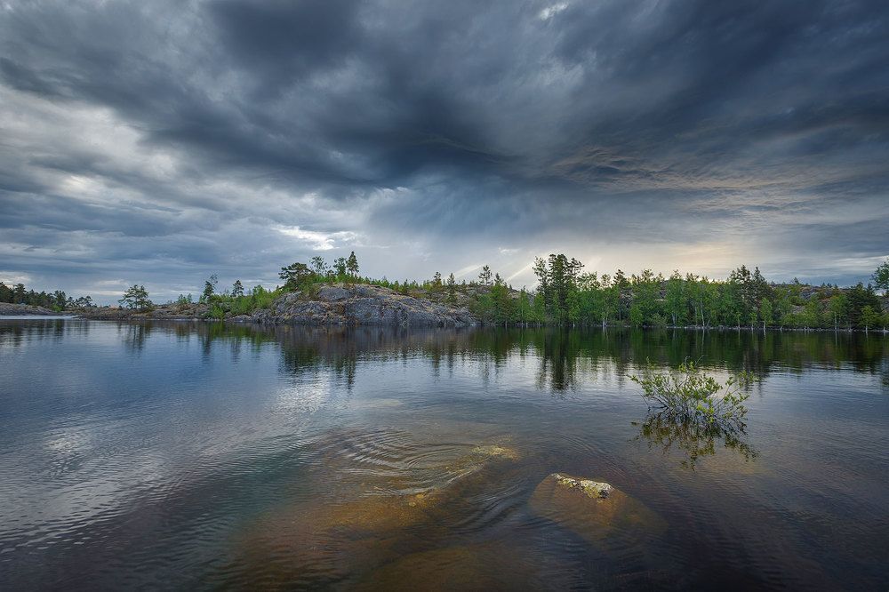 Грозовое небо над бухтой Терву.