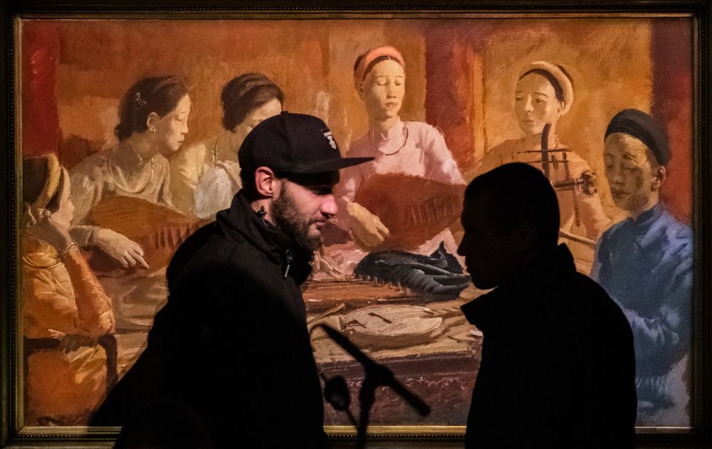 Talking with shadow about art