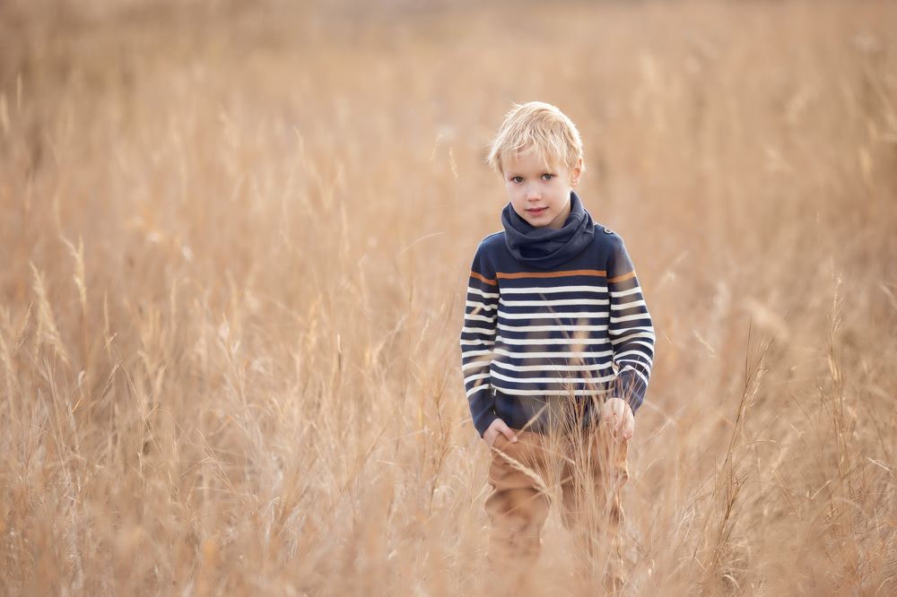 В поле осенью