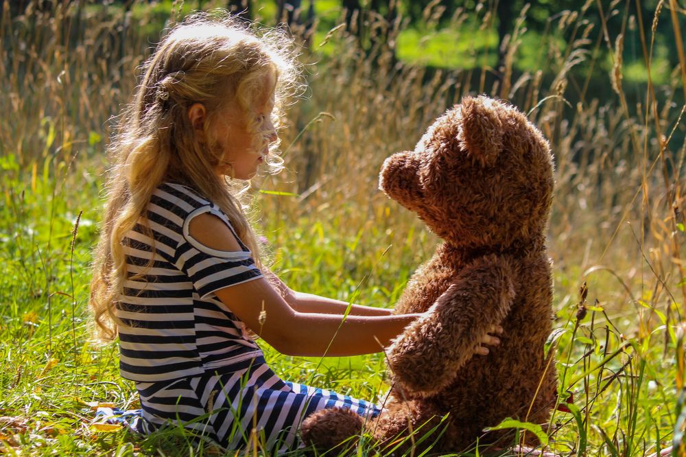 Девочка и медведь