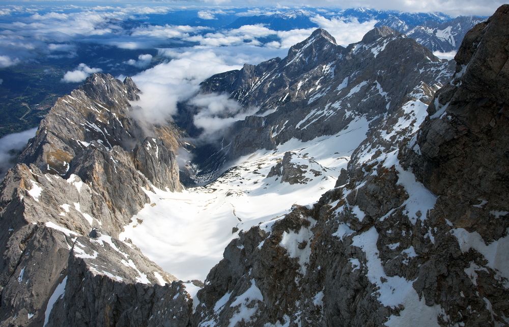 Снег, переходящий в облака