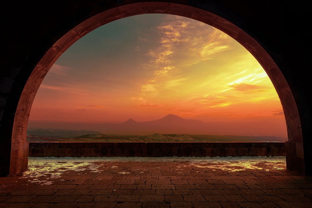 Арка Чаренца