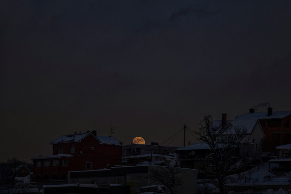 Взошла Луна