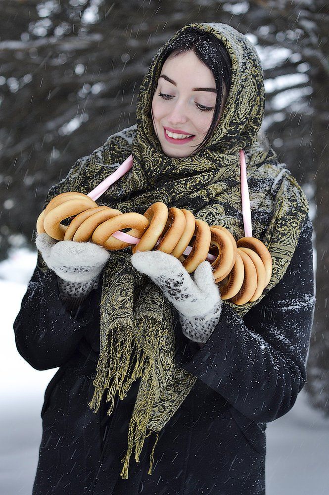 Девушка с баранками